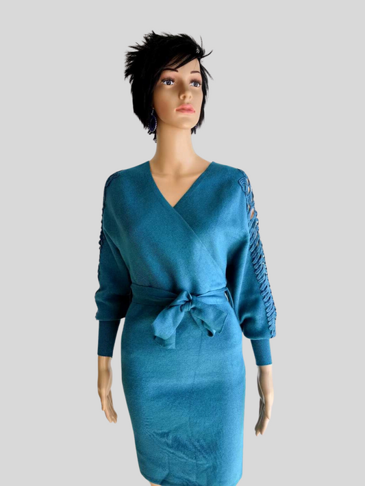 Robe-pull BLEUE cache-cœur en dentelle à nouer