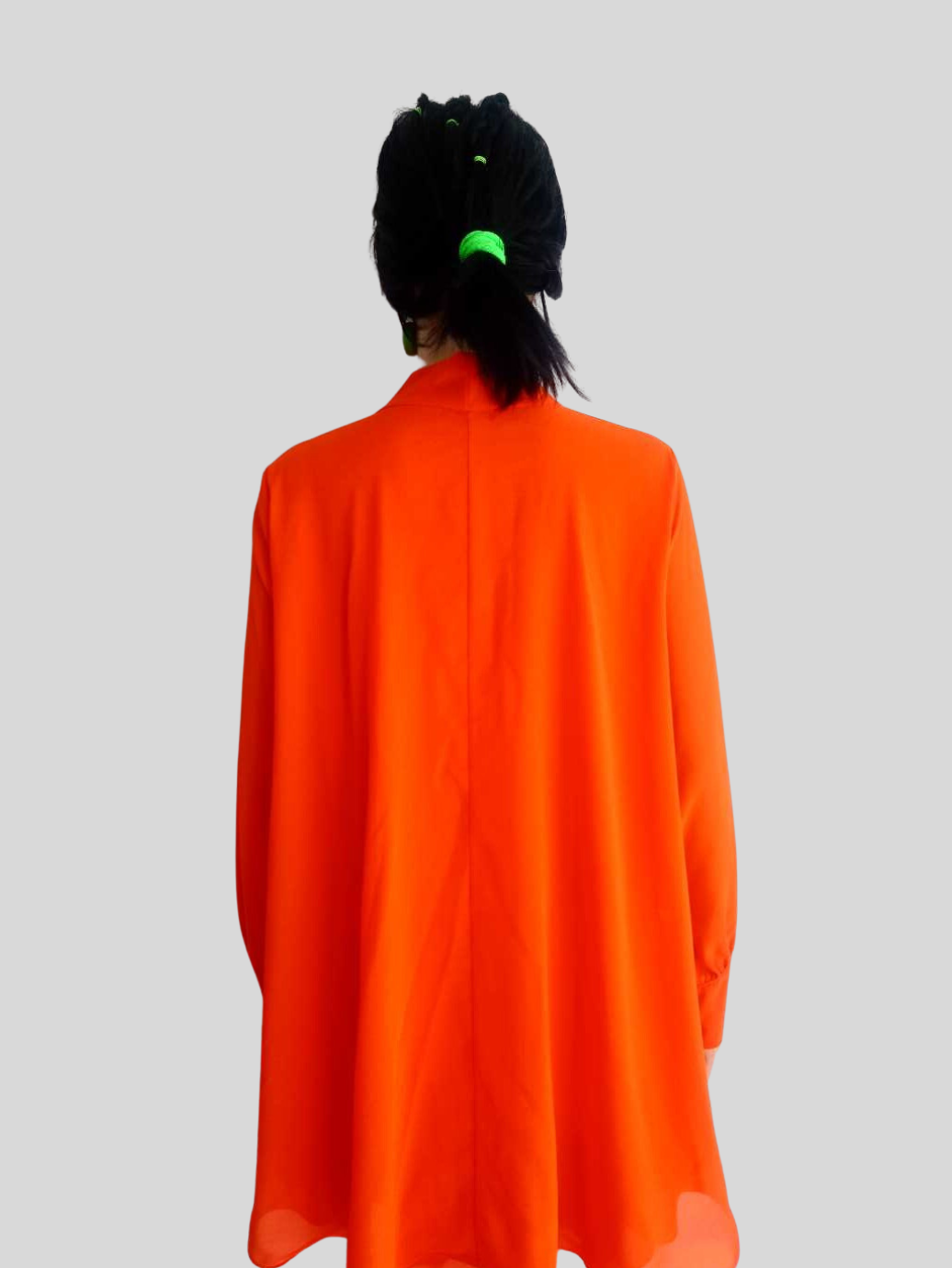 Robe ORANGE à volants avec col lavallière
