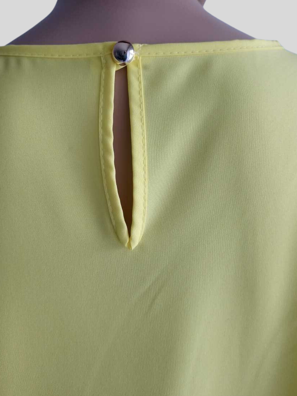 Robe JAUNE à manches à volants