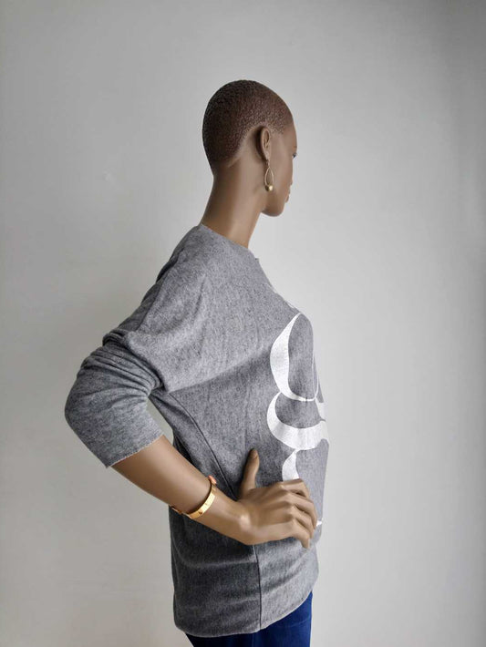 Pull GRIS imprimé à manches chauve souris