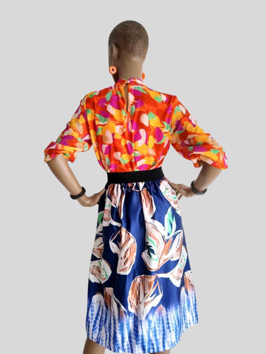 Jupe BLEUE à fleurs satinée taille haute