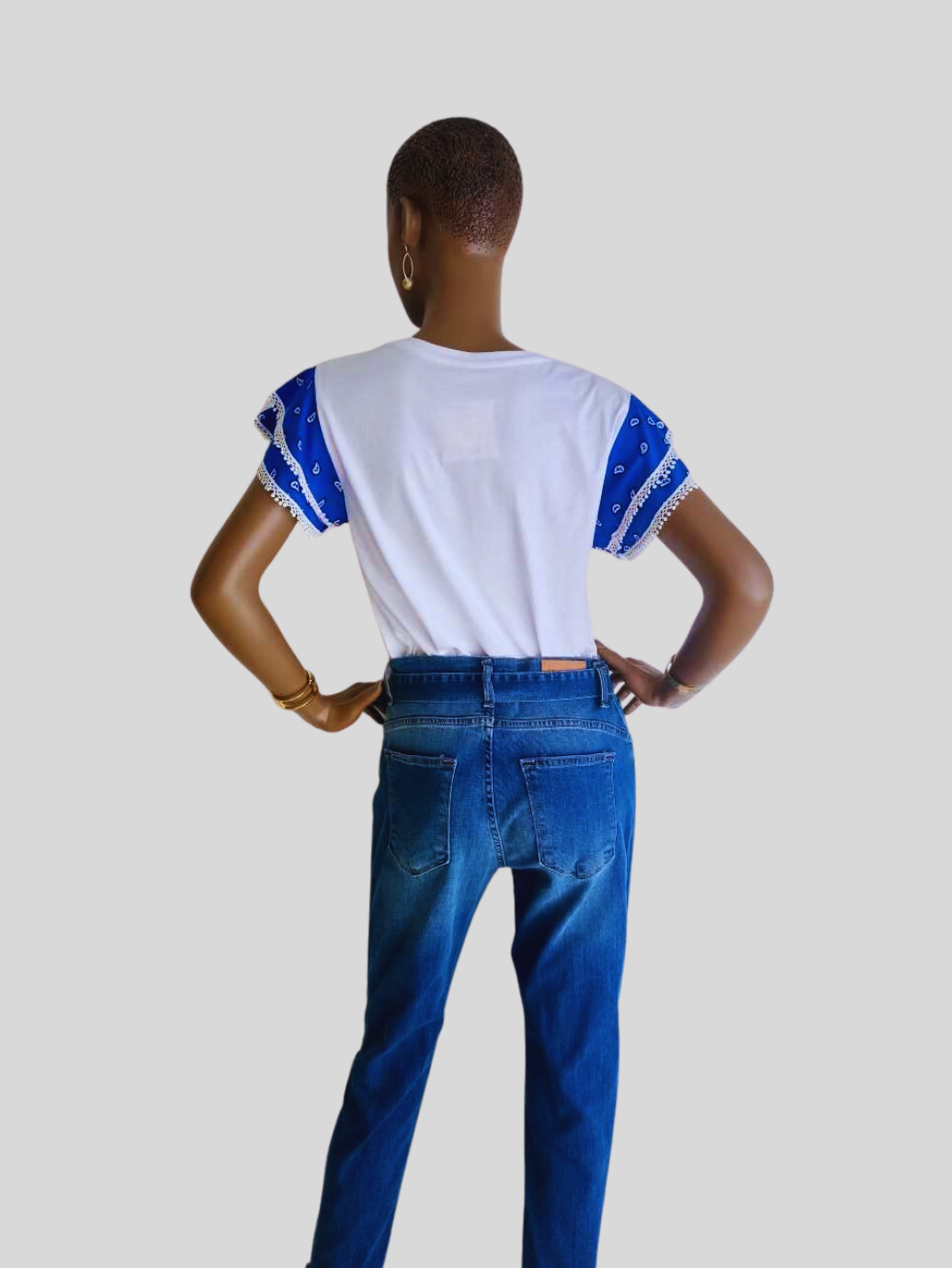 T-Shirt BLEU ELECTRIQUE à volants