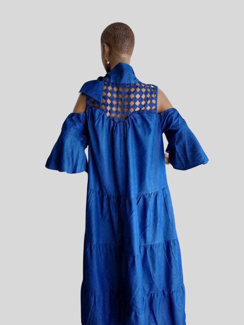 Robe JEANS en dentelle avec col lavallière à nouer
