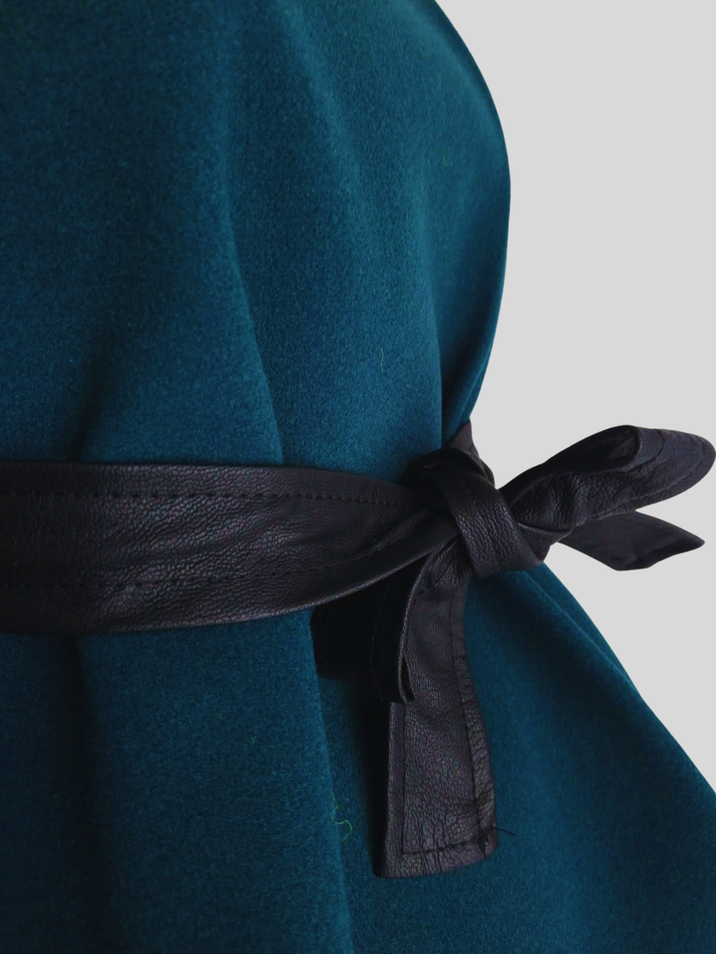Cape VERTE avec ceinture à nouer