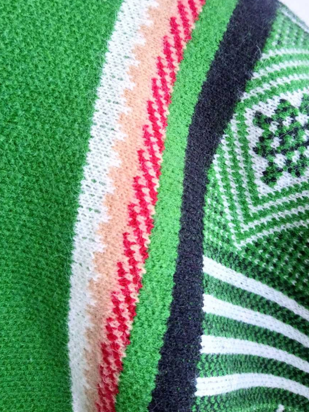 Poncho VERT à franges