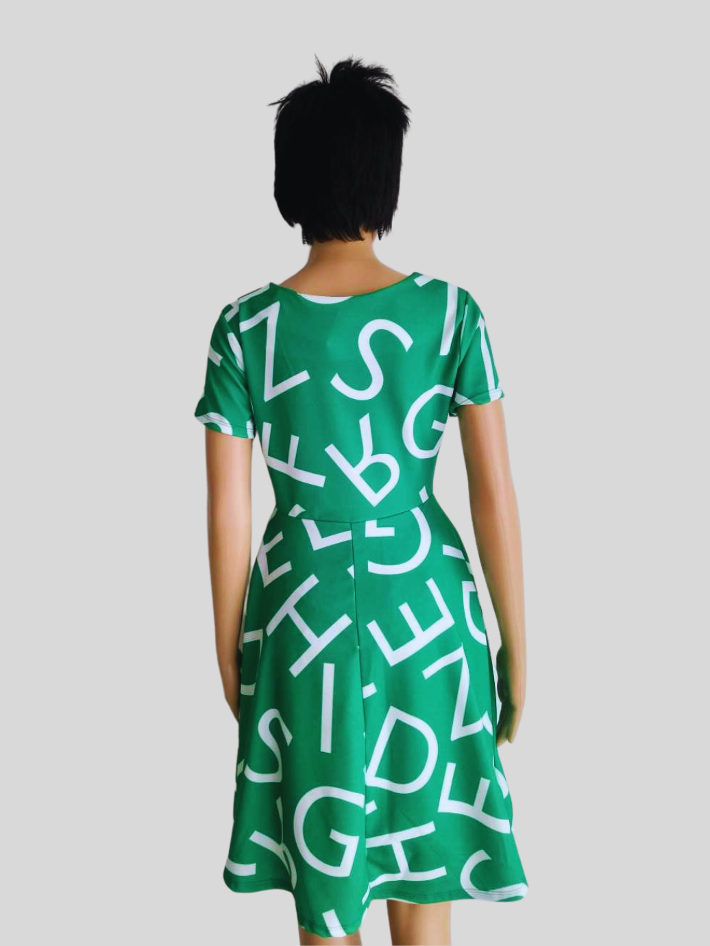 Robe colorée imprimée mi-longue à motif lettres