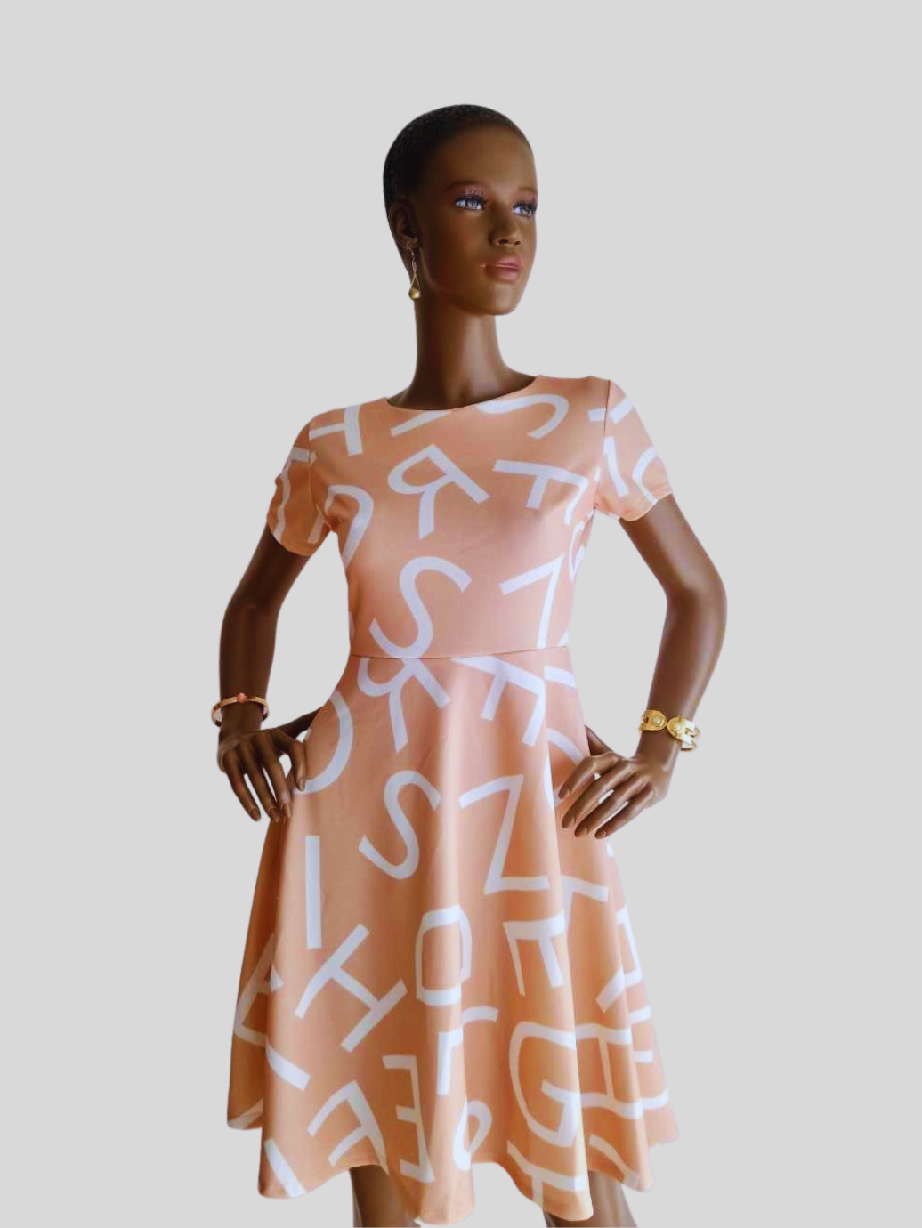 Robe colorée imprimée mi-longue à motif lettres