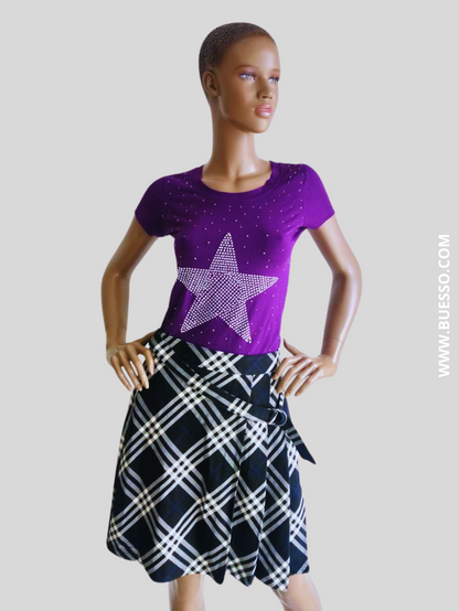 Jupe plissée à carreaux mi-longue, allure féminine & détail mode