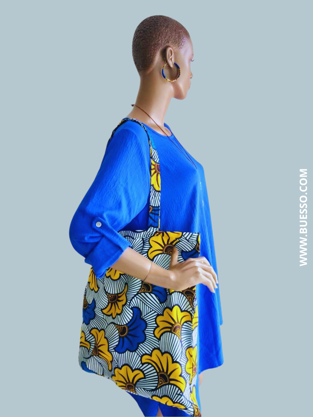 Robe BLEUE ÉLECTRIQUE avec collier intégré