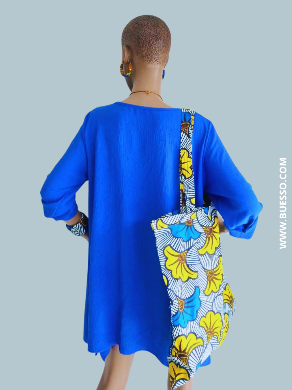 Robe BLEUE ÉLECTRIQUE avec collier intégré