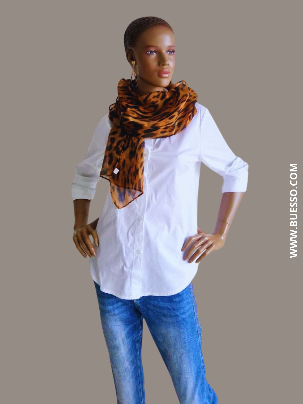 Foulard léopard chic et féminin