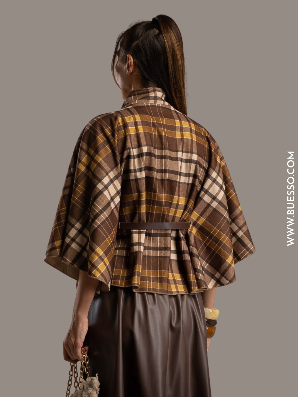 Cape femme à carreaux avec ceinture chocolat