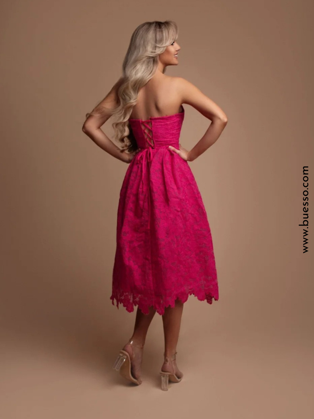 Robe bustier rose fuchsia en dentelle | Effet bonne mine instantané