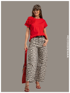 t-shirt femme rouge avec fleur 3D en tulle à l'épaule chic