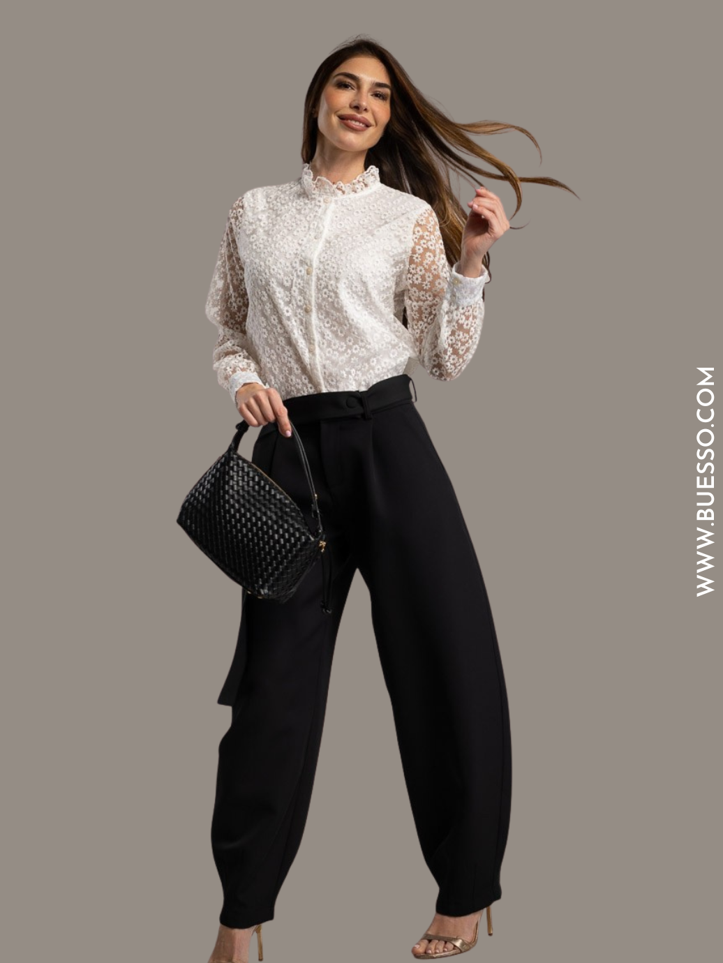 Chemise blanche femme en tulle Brodé avec fleurs