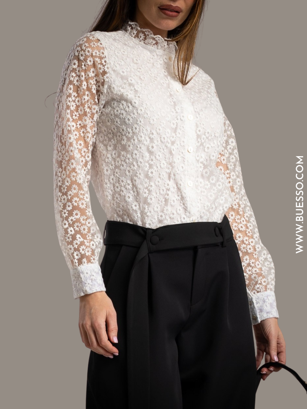 Chemise blanche femme en tulle Brodé avec fleurs