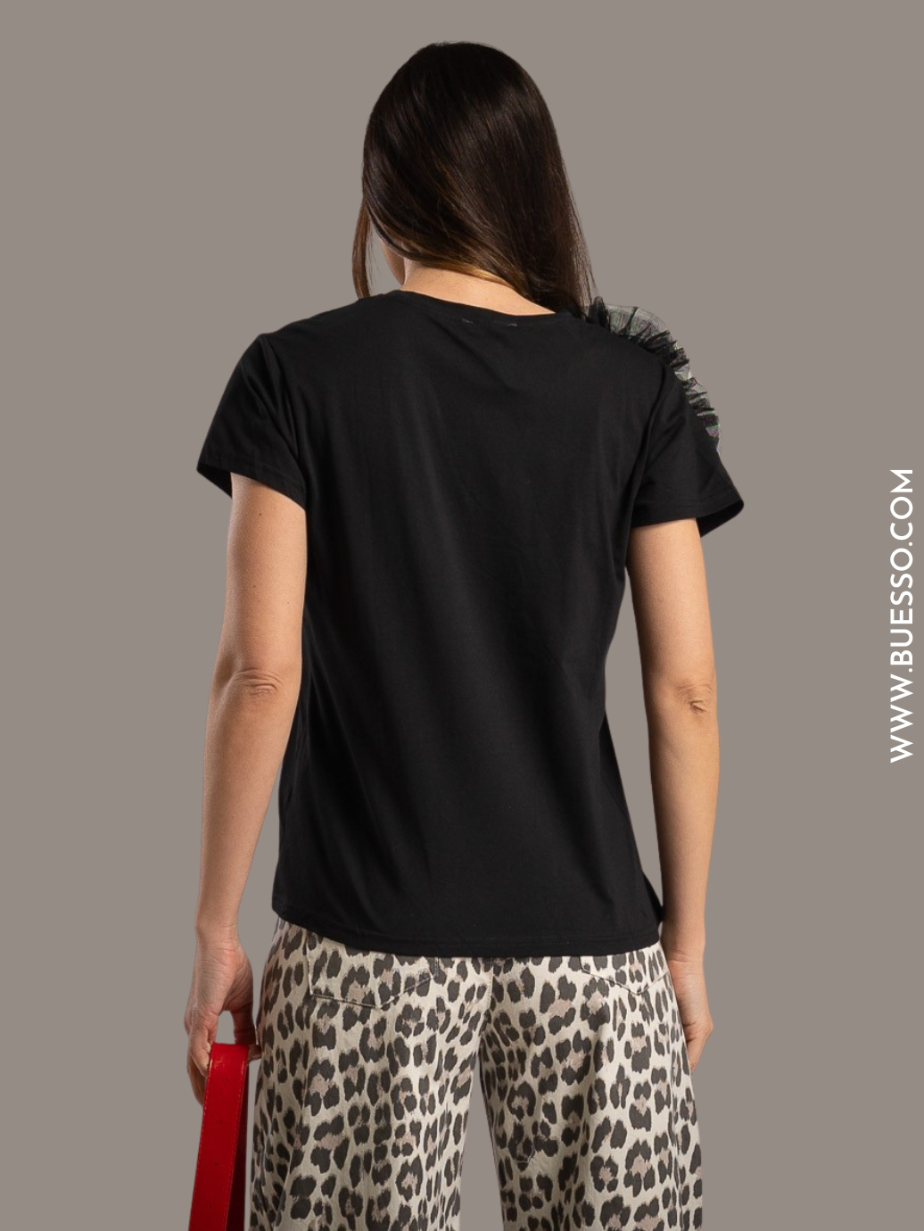 Fleur en tulle 3D sur t-shirt femme coton noir