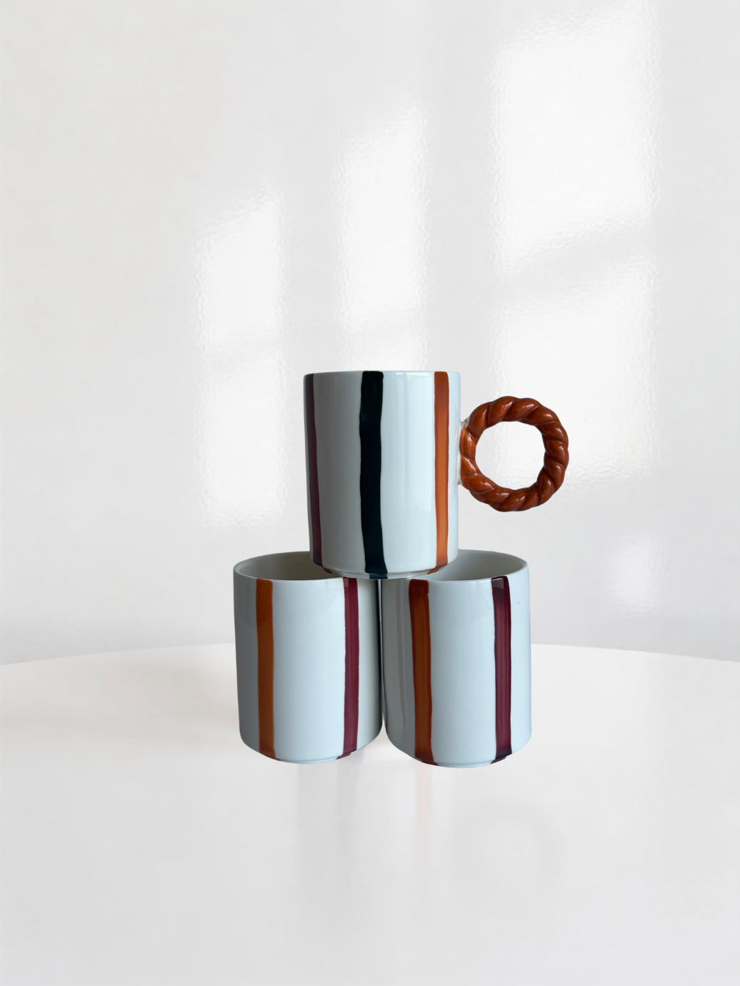 Mug rayé multicolore avec anse couronne - 300 ml