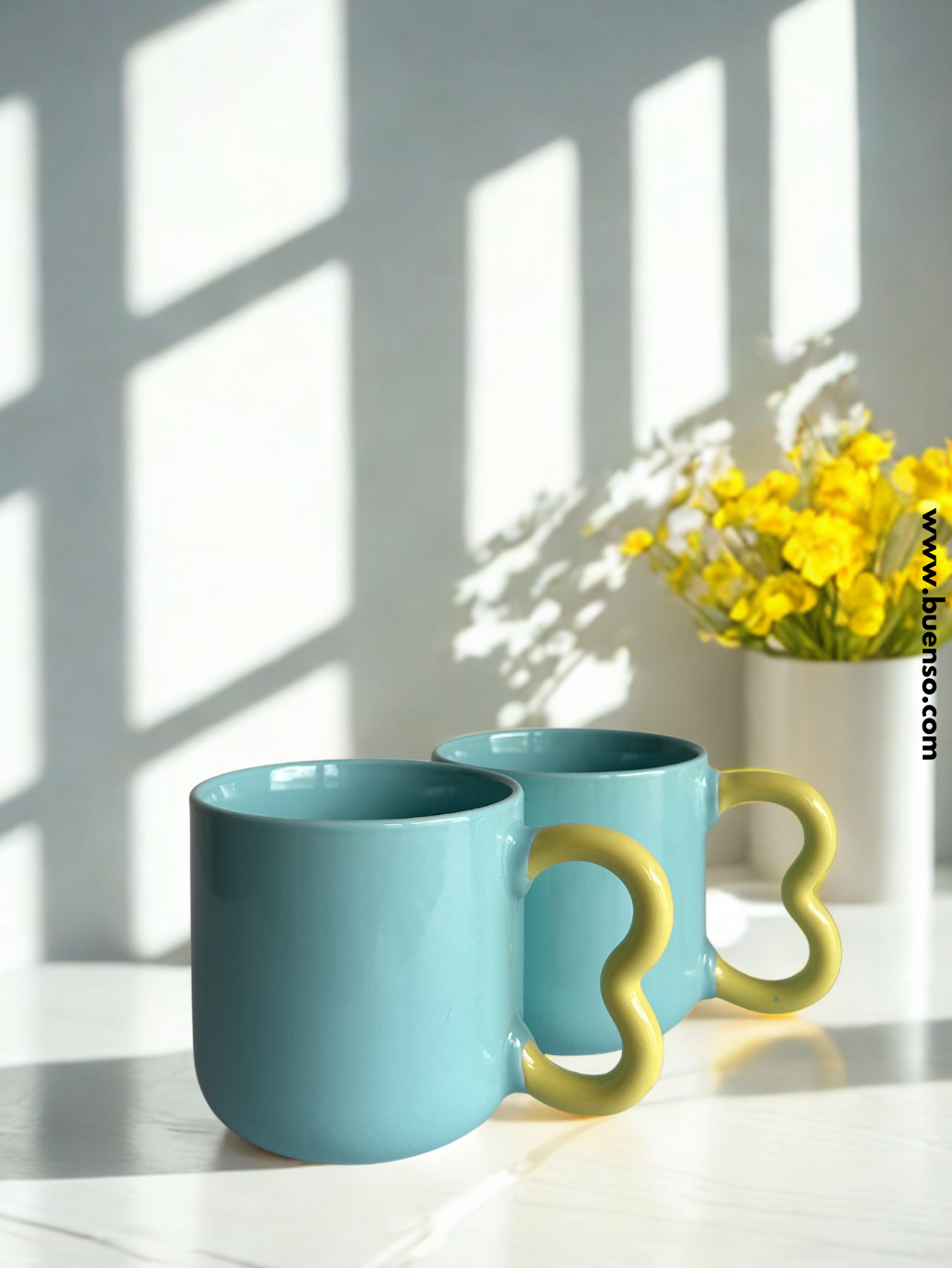 Mug vert céladon avec anse coeur 37 cl