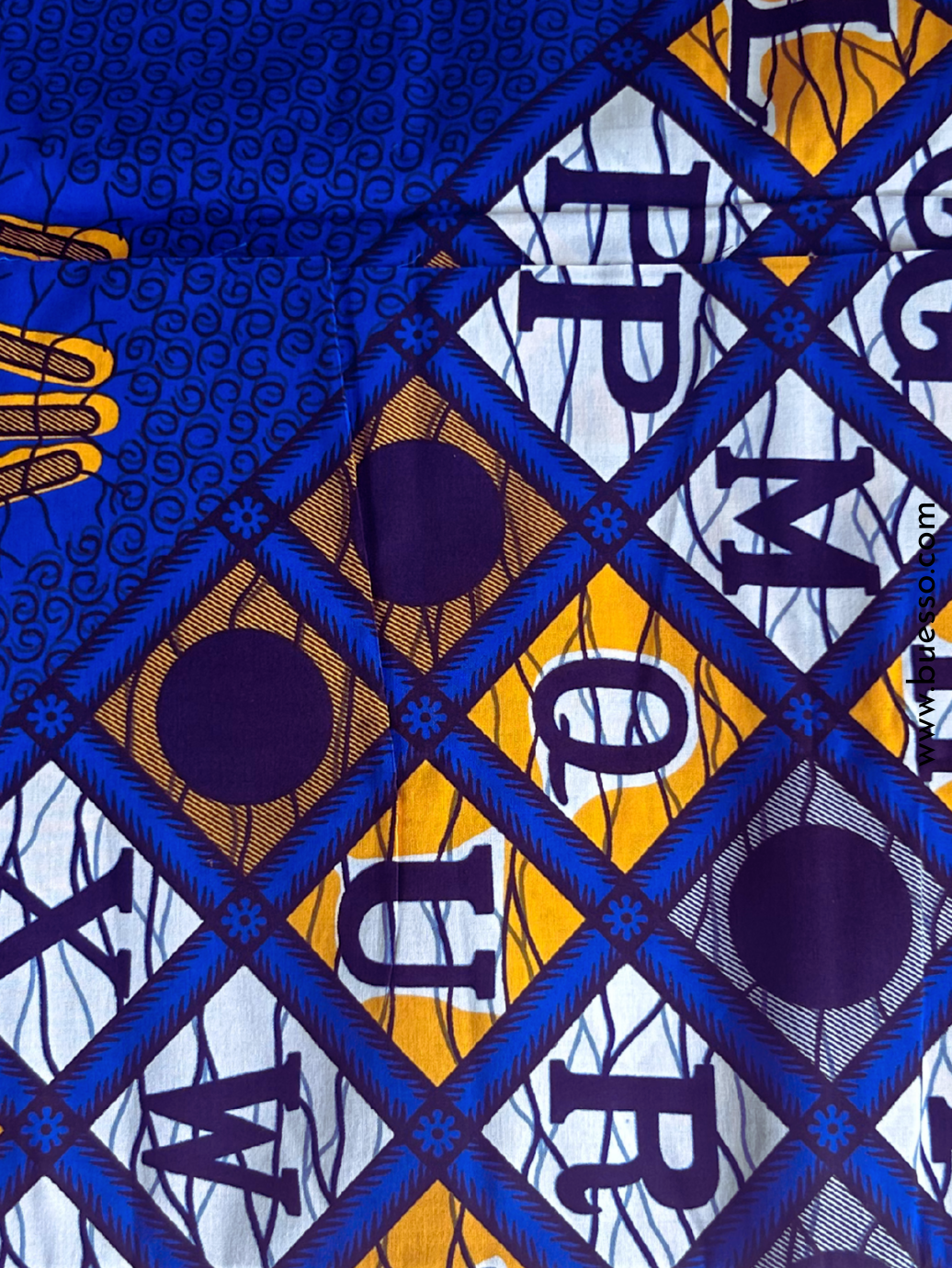 Pagne wax bleu motifs lettres & chiffres en coton