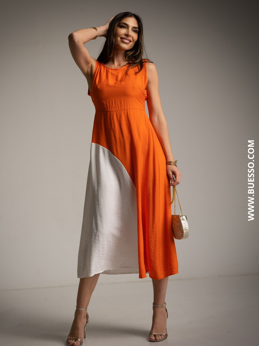Robe bicolore orange et blanc sans manches