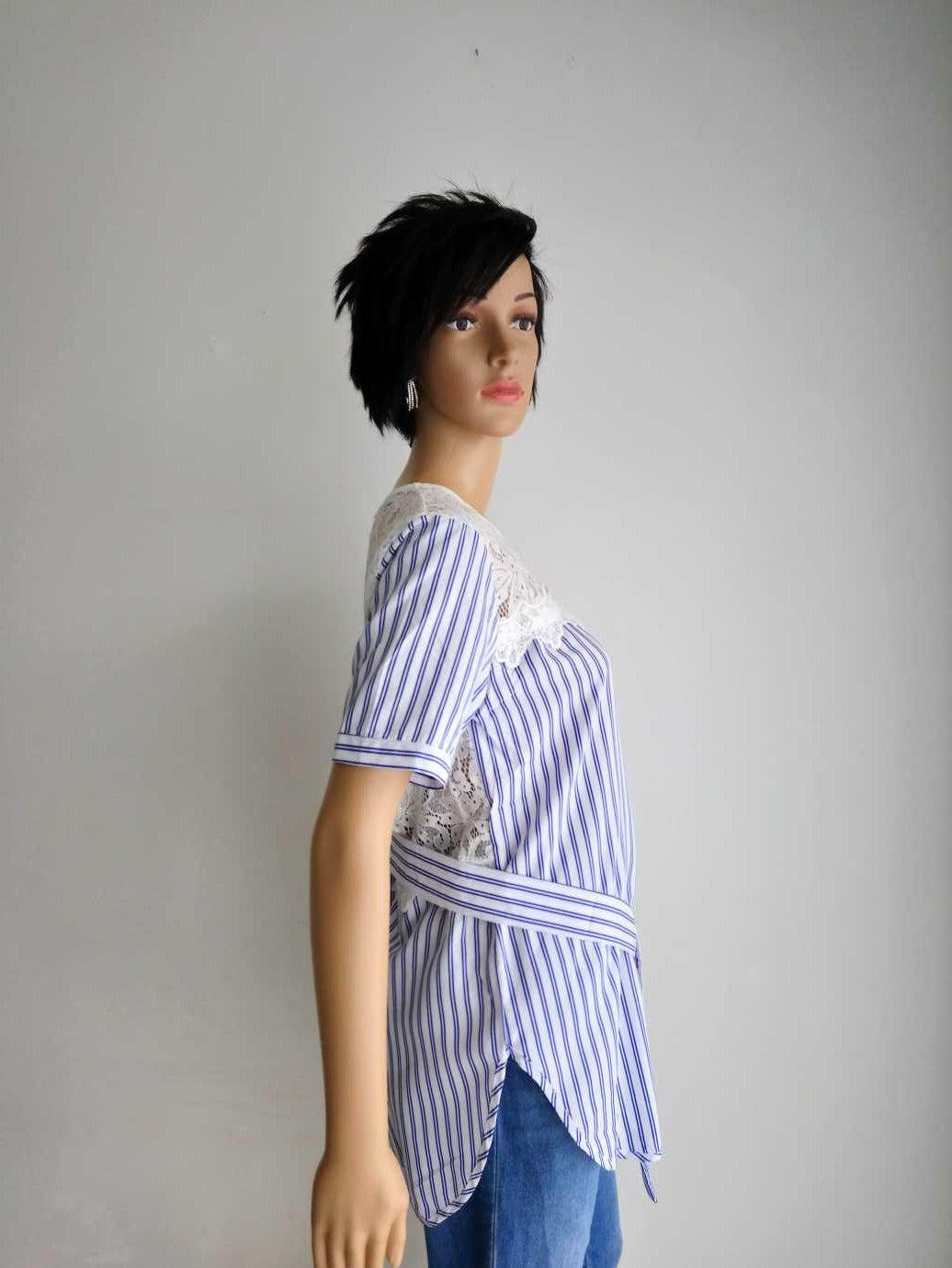 Blouse en dentelle BLEUE à rayures